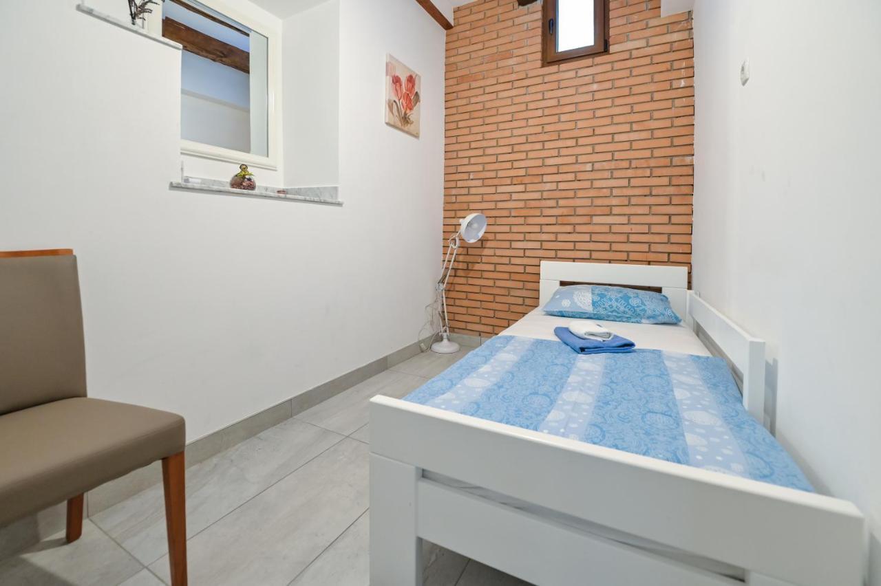 Apartment Smoky Novalja